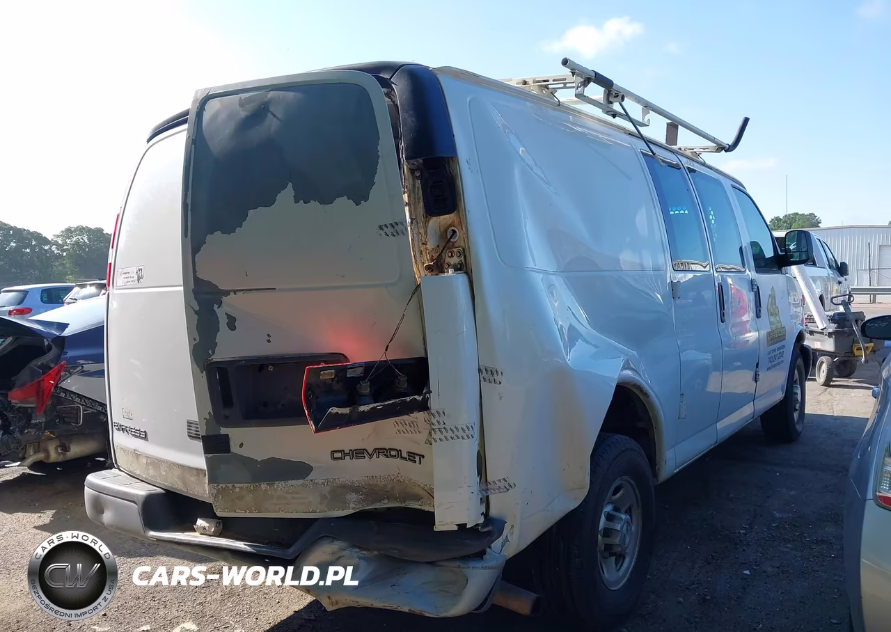 2016 Chevrolet Express 2500 Work Van VIN:1GCWGAFF2G1242316 - 4