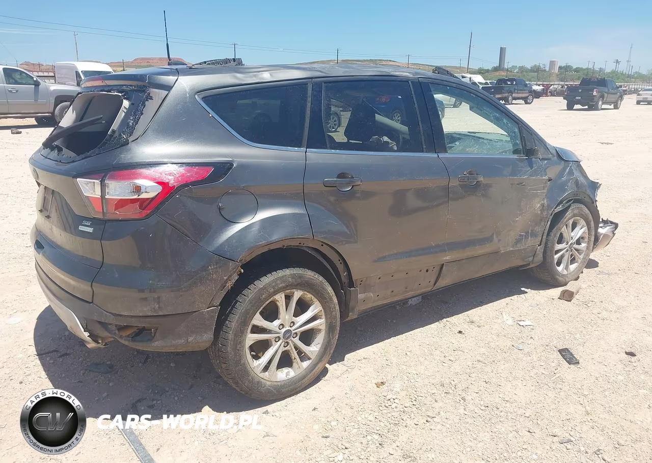 2018 Ford Escape Se VIN:1FMCU0GD7JUD38964 - 4