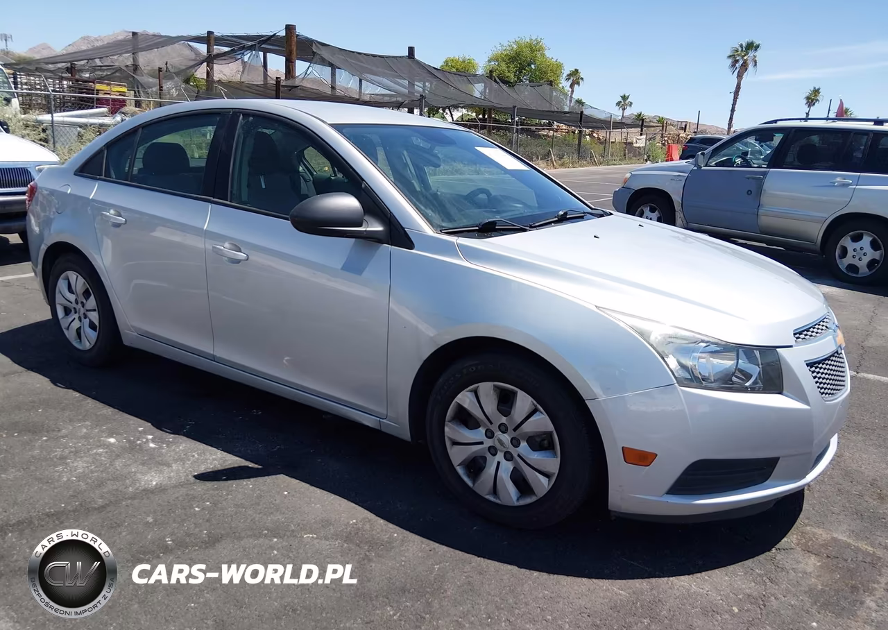 2013 Chevrolet Cruze Ls Auto – zdjęcie 1 z 11