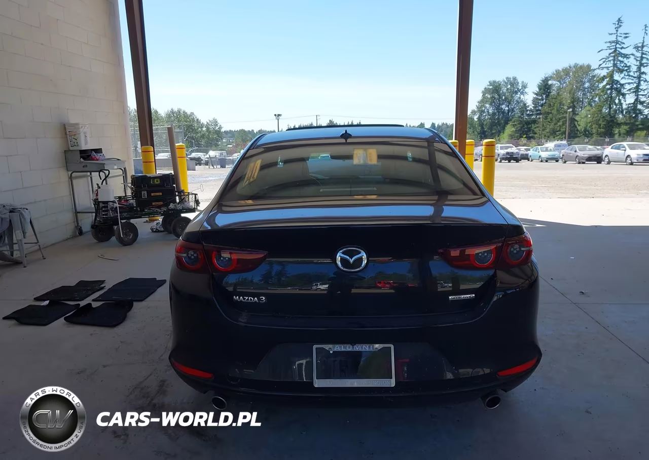2020 Mazda Mazda3 Premium Package VIN:3MZBPAEM5LM133034 - 16