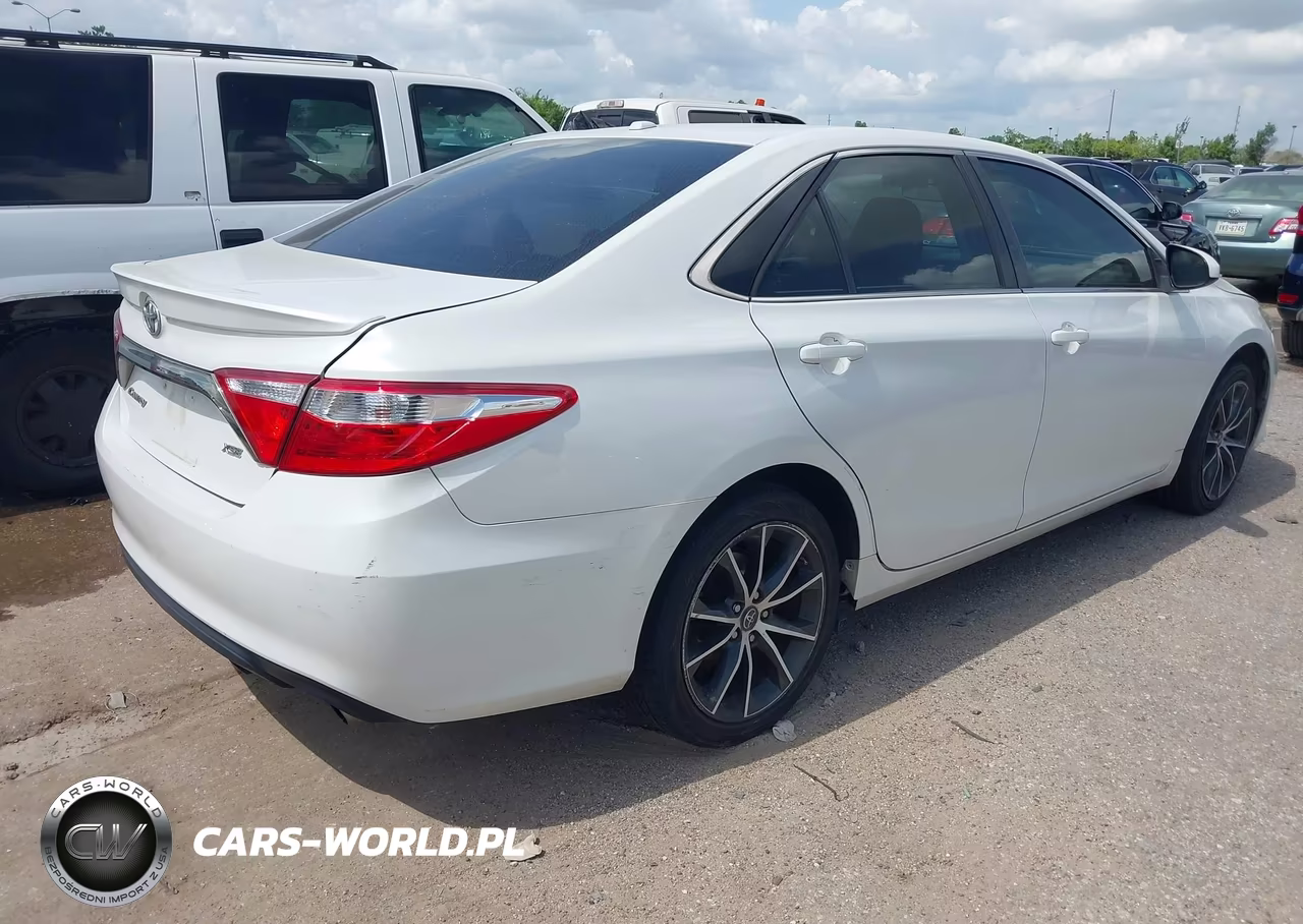 2017 Toyota Camry Xse VIN:4T1BF1FK8HU285343 - 4
