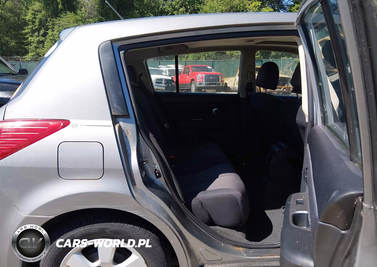 2007 Nissan Versa 1.8Sl VIN:3N1BC13E47L379551 - 8