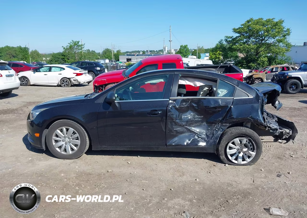 2011 Chevrolet Cruze Ls VIN:1G1PC5SH3B7205661 - 13
