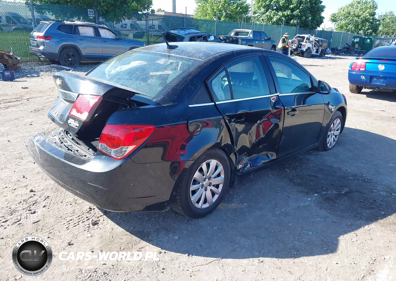 2011 Chevrolet Cruze Ls VIN:1G1PC5SH3B7205661 - 4