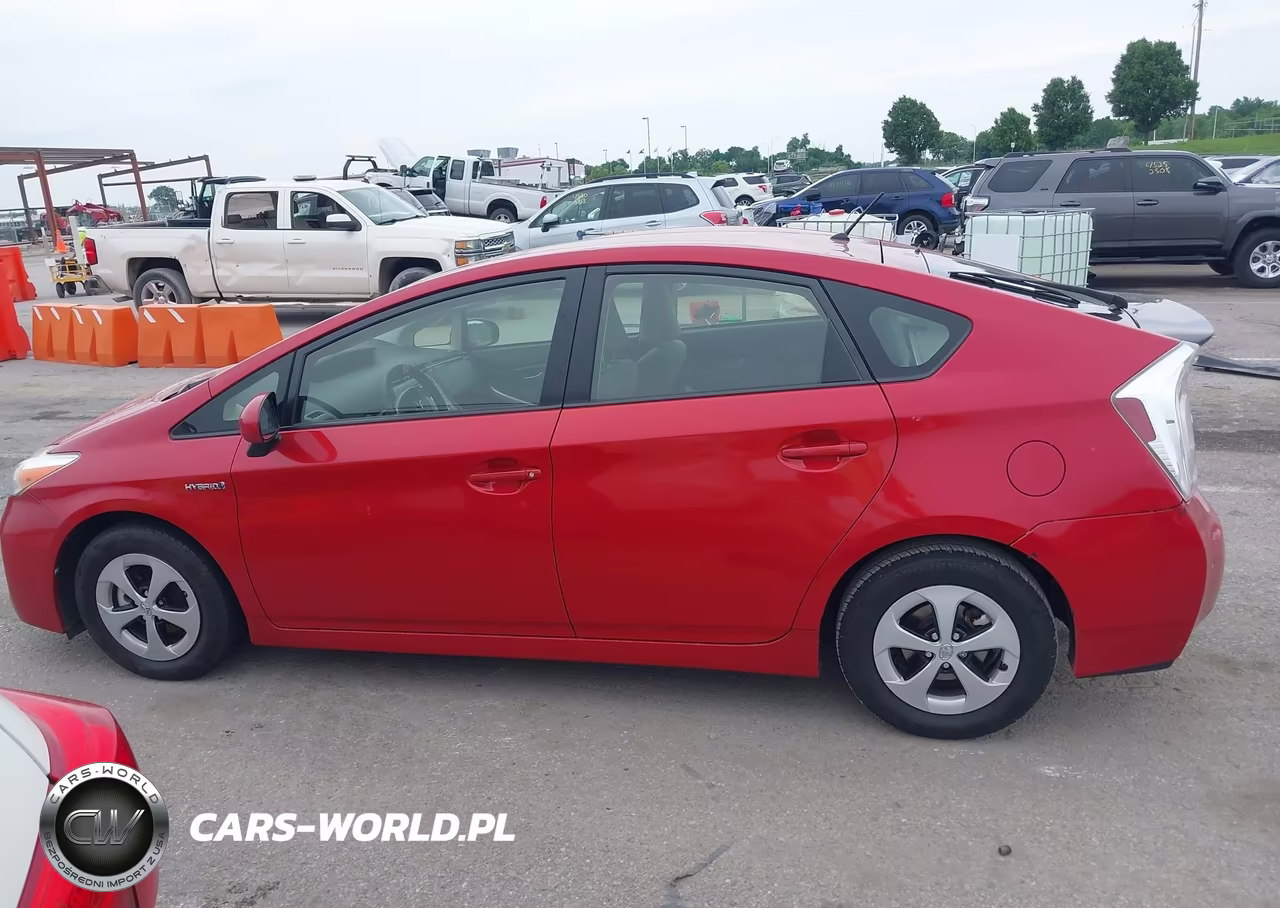 2015 Toyota Prius Two VIN:JTDKN3DUXF1909388 - 14
