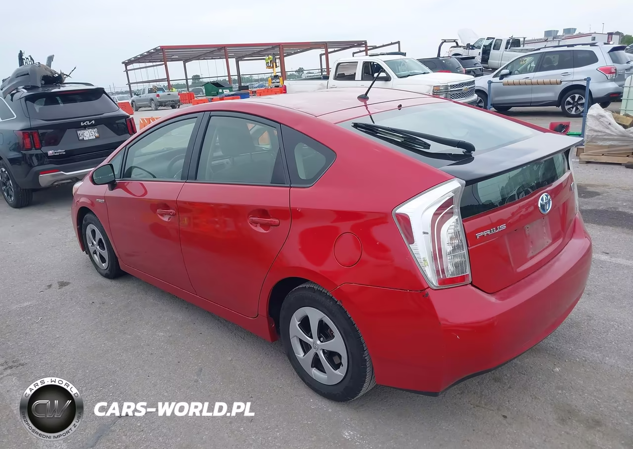 2015 Toyota Prius Two VIN:JTDKN3DUXF1909388 - 3
