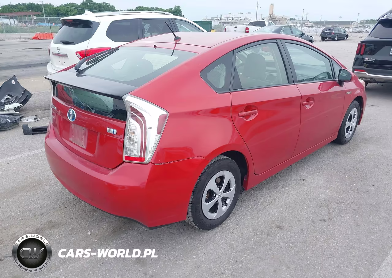 2015 Toyota Prius Two VIN:JTDKN3DUXF1909388 - 4