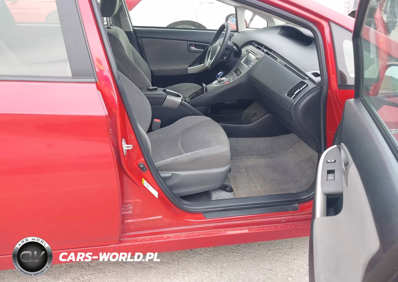 2015 Toyota Prius Two VIN:JTDKN3DUXF1909388 - 5