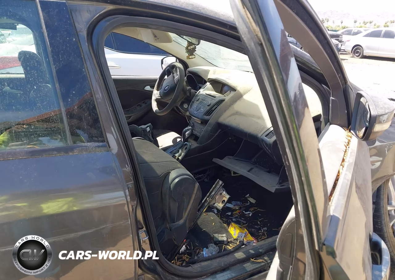 2016 Ford Focus Se VIN:1FADP3K27GL204998 - 5