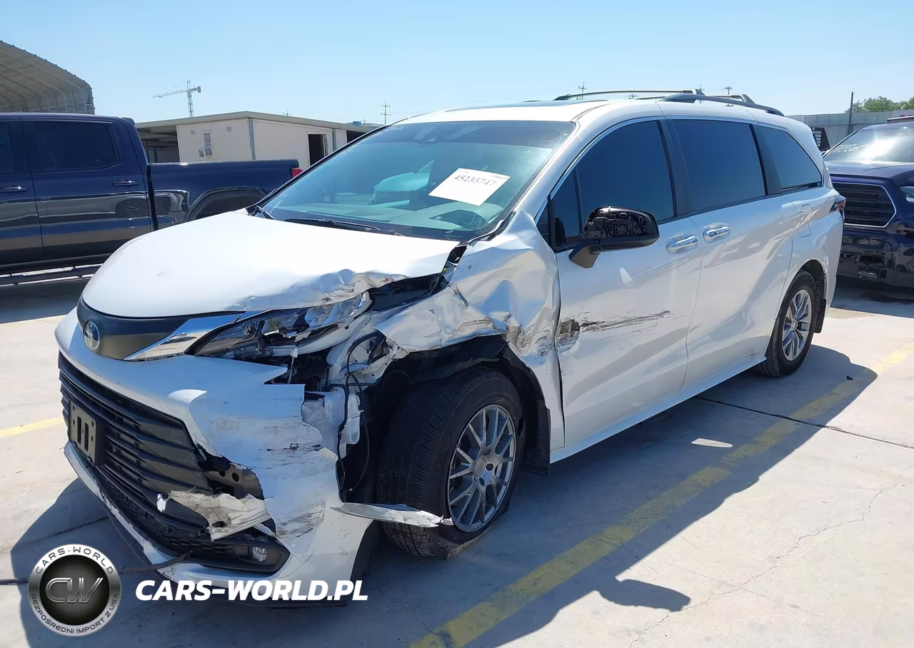 2025 Toyota Sienna Xle VIN:5TDJSKFC8SS156038 - 2