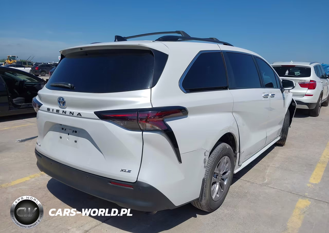 2025 Toyota Sienna Xle VIN:5TDJSKFC8SS156038 - 4