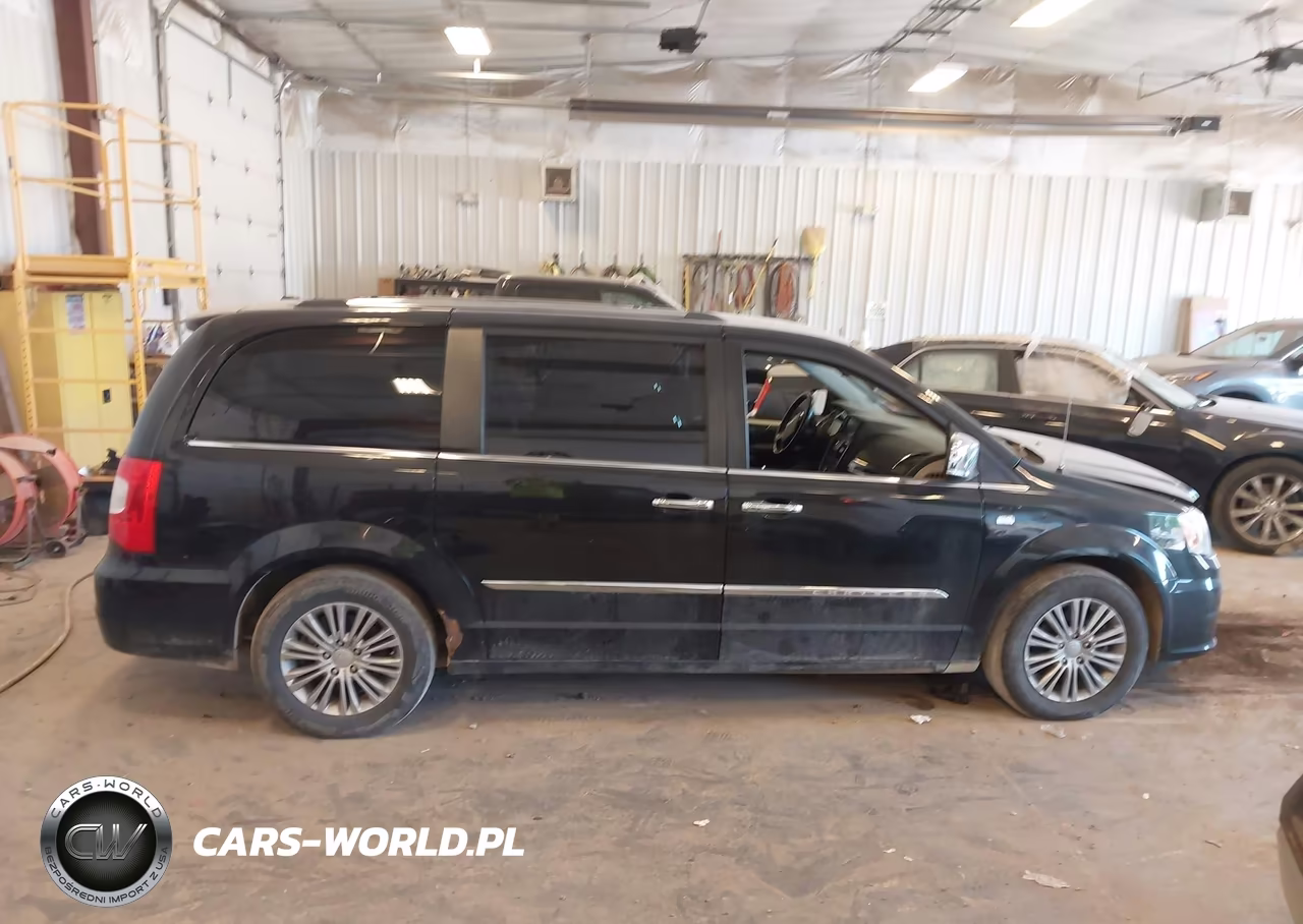 2014 Chrysler Town & Country Touring-L 30Th Anniversary VIN:2C4RC1CG1ER470578 - 13
