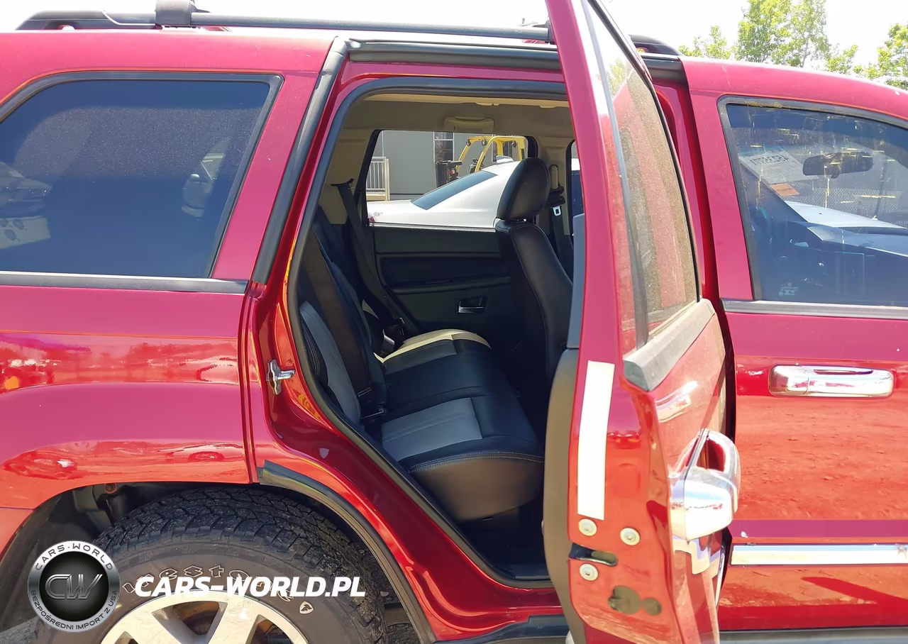 2010 Jeep Grand Cherokee Laredo VIN:1J4PR4GK1AC149238 - 8