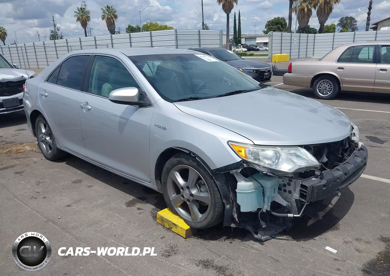 2014 Toyota Camry Hybrid Xle – zdjęcie 1 z 16