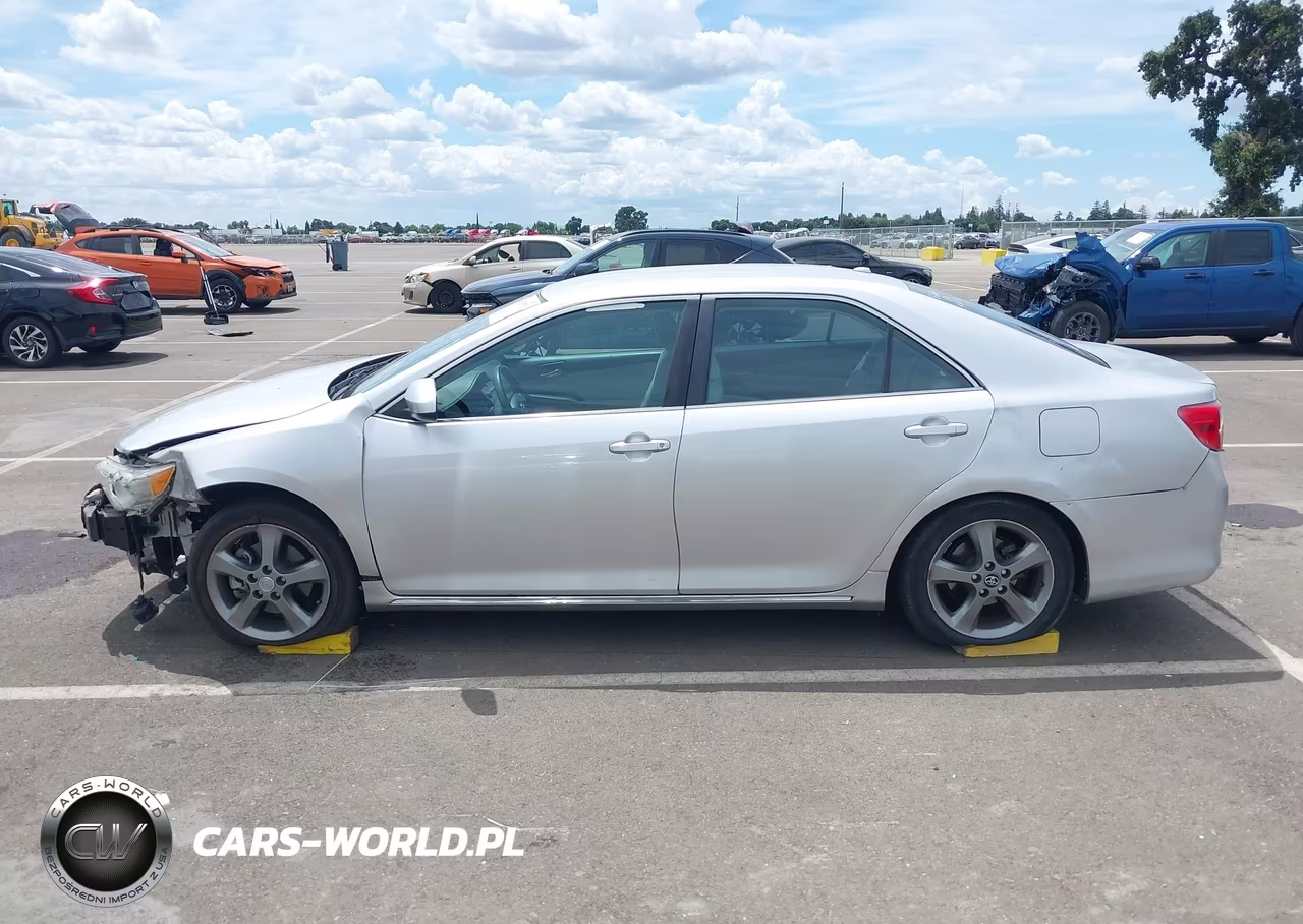 2014 Toyota Camry Hybrid Xle VIN:4T1BD1FKXEU120556 - 14