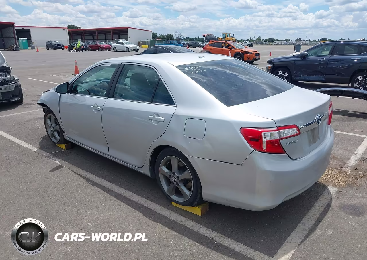 2014 Toyota Camry Hybrid Xle VIN:4T1BD1FKXEU120556 - 3
