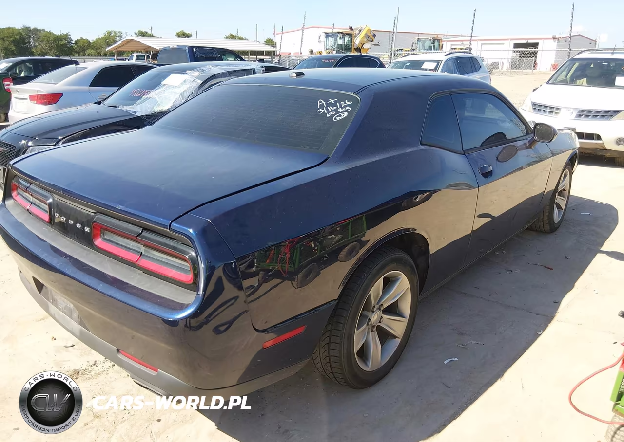 2015 Dodge Challenger Sxt VIN:2C3CDZAGXFH816661 - 4