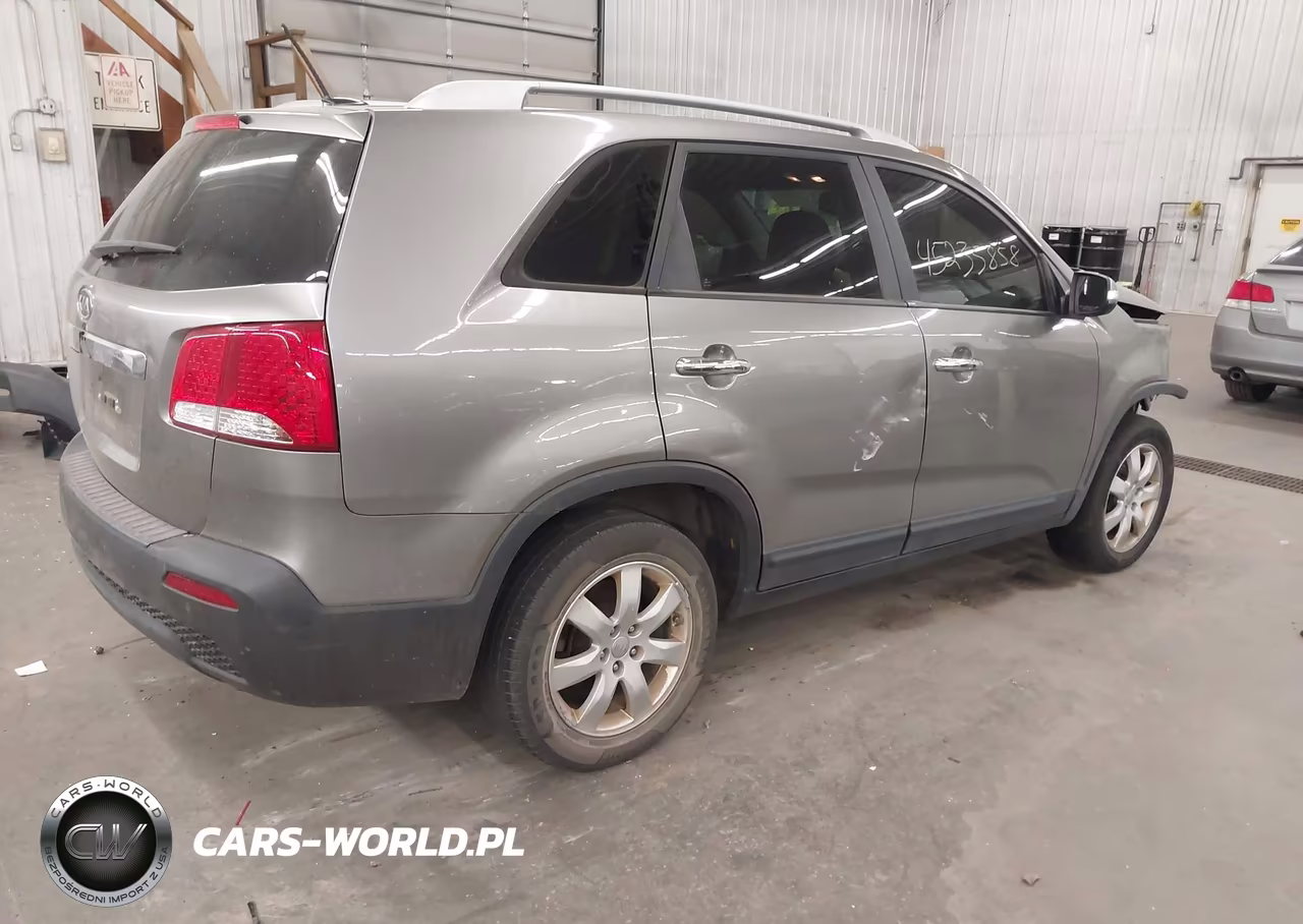 2012 Kia Sorento Lx VIN:5XYKT3A63CG302093 - 4