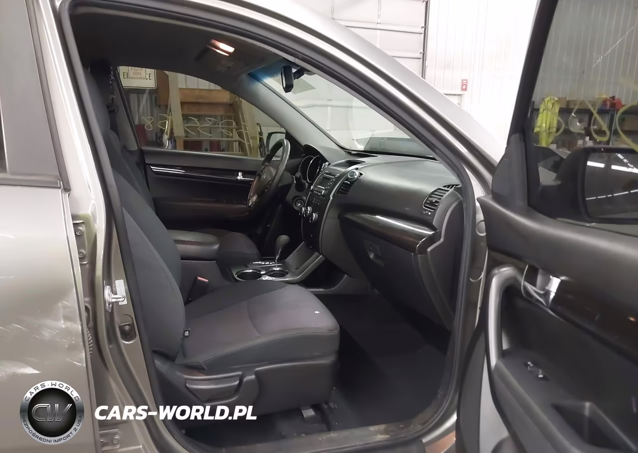 2012 Kia Sorento Lx VIN:5XYKT3A63CG302093 - 5