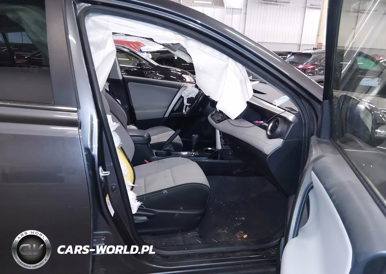 2018 Toyota Rav4 Xle VIN:JTMRFREV9JD255092 - 5