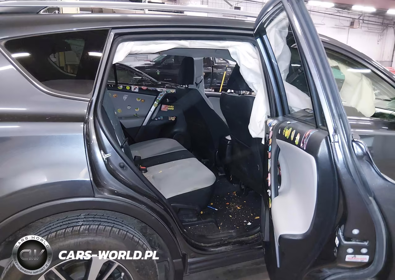 2018 Toyota Rav4 Xle VIN:JTMRFREV9JD255092 - 8