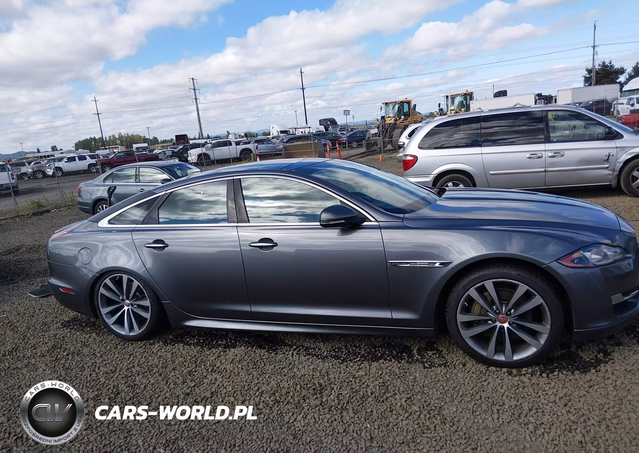 2018 Jaguar Xj R-Sport VIN:SAJWJ1CD6J8W13840 - 13