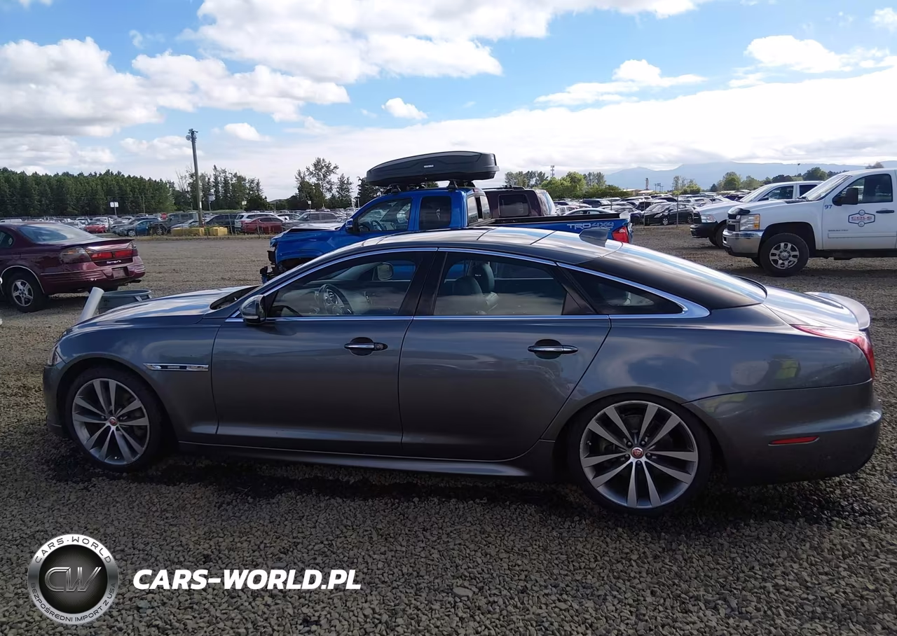 2018 Jaguar Xj R-Sport VIN:SAJWJ1CD6J8W13840 - 14