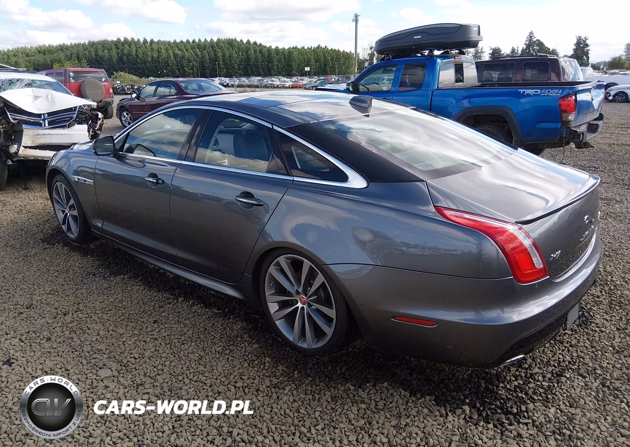 2018 Jaguar Xj R-Sport VIN:SAJWJ1CD6J8W13840 - 3