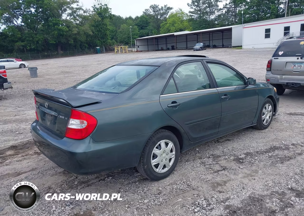2002 Toyota Camry Le VIN:4T1BE32K32U503121 - 4