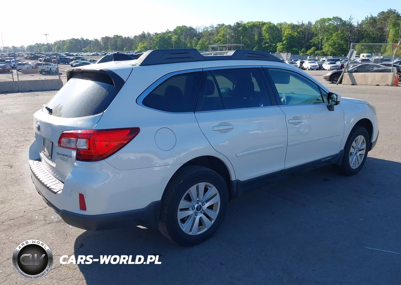 2016 Subaru Outback 2.5I Premium VIN:4S4BSADC6G3246245 - 4