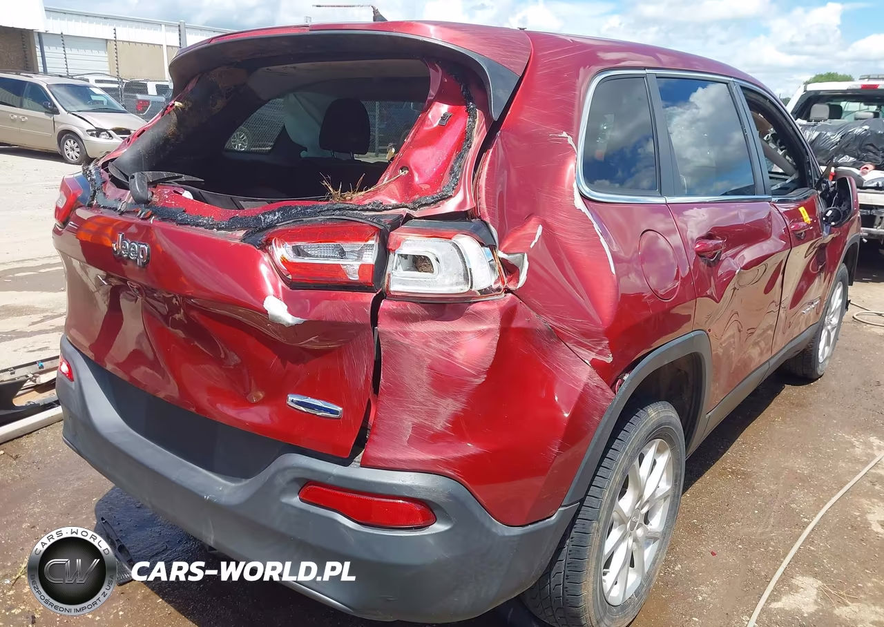 2015 Jeep Cherokee Latitude VIN:1C4PJLCB1FW539856 - 4