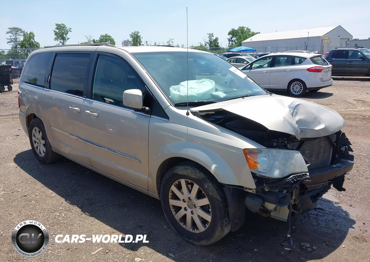 2014 Chrysler Town & Country Touring – zdjęcie 1 z 16