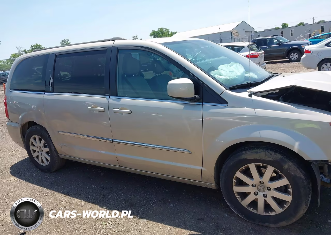 2014 Chrysler Town & Country Touring VIN:2C4RC1BG2ER276756 - 13