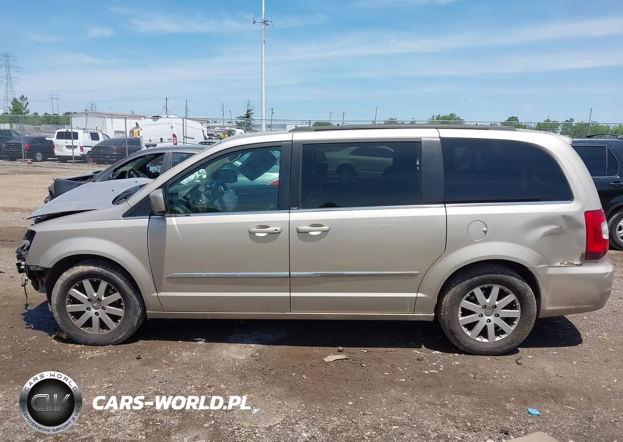 2014 Chrysler Town & Country Touring VIN:2C4RC1BG2ER276756 - 14