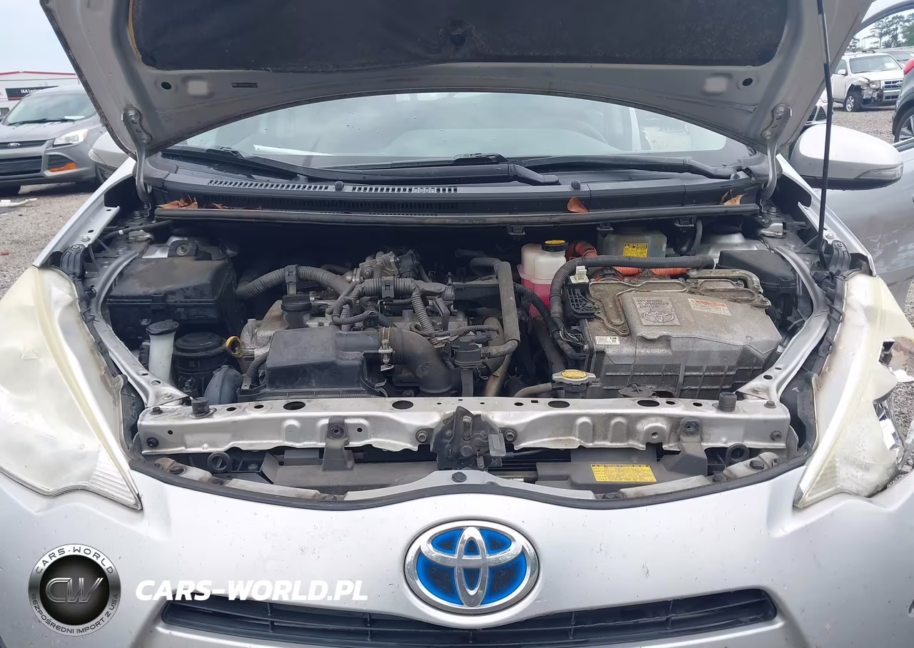2014 Toyota Prius C Two VIN:JTDKDTB34E1079728 - 10