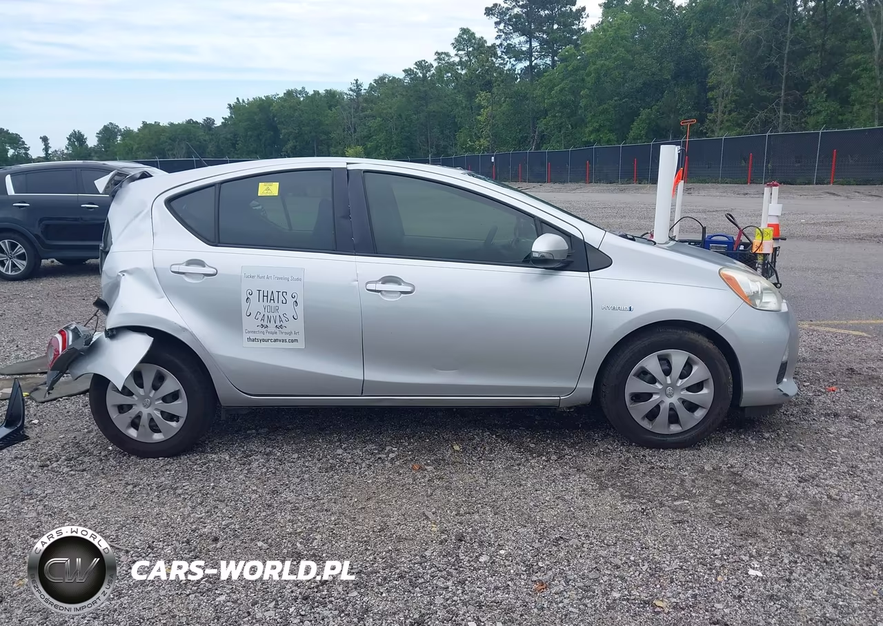 2014 Toyota Prius C Two VIN:JTDKDTB34E1079728 - 14