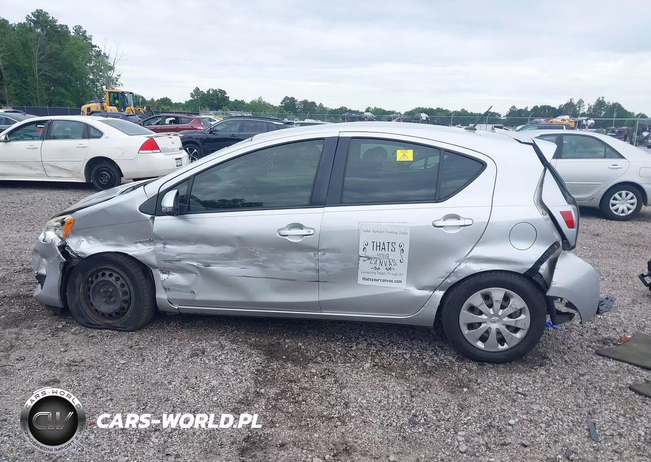 2014 Toyota Prius C Two VIN:JTDKDTB34E1079728 - 15