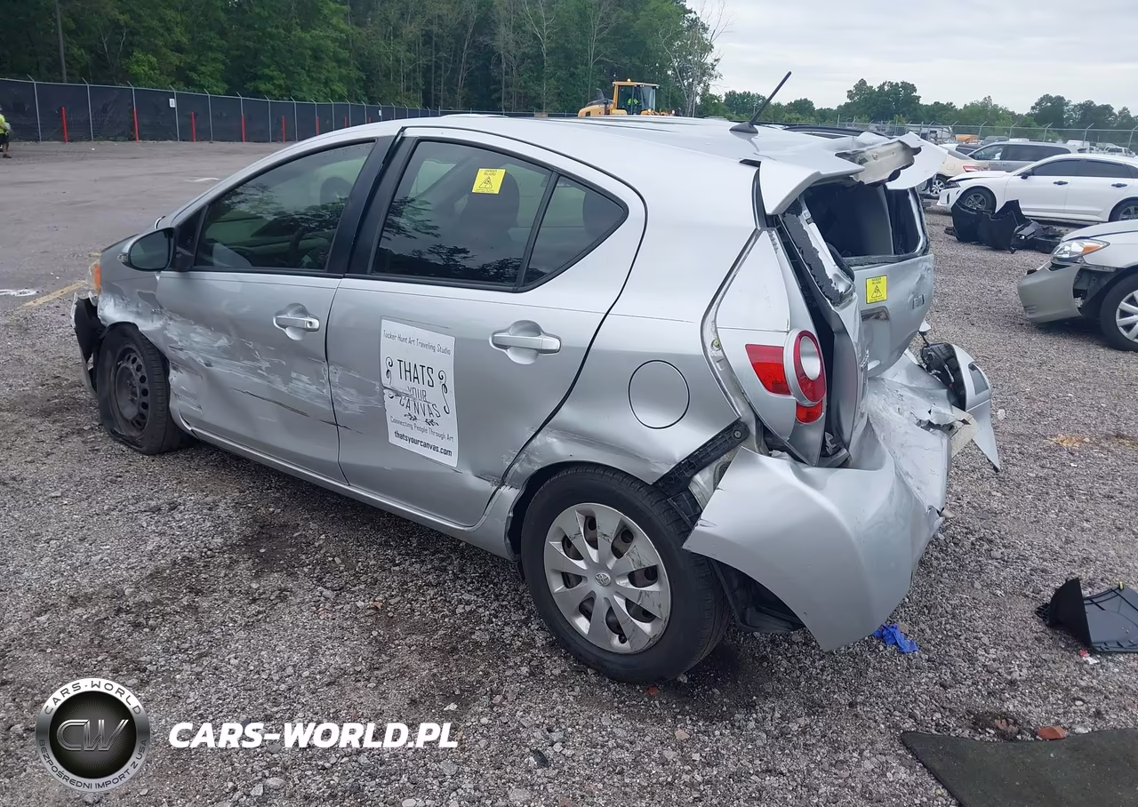 2014 Toyota Prius C Two VIN:JTDKDTB34E1079728 - 3