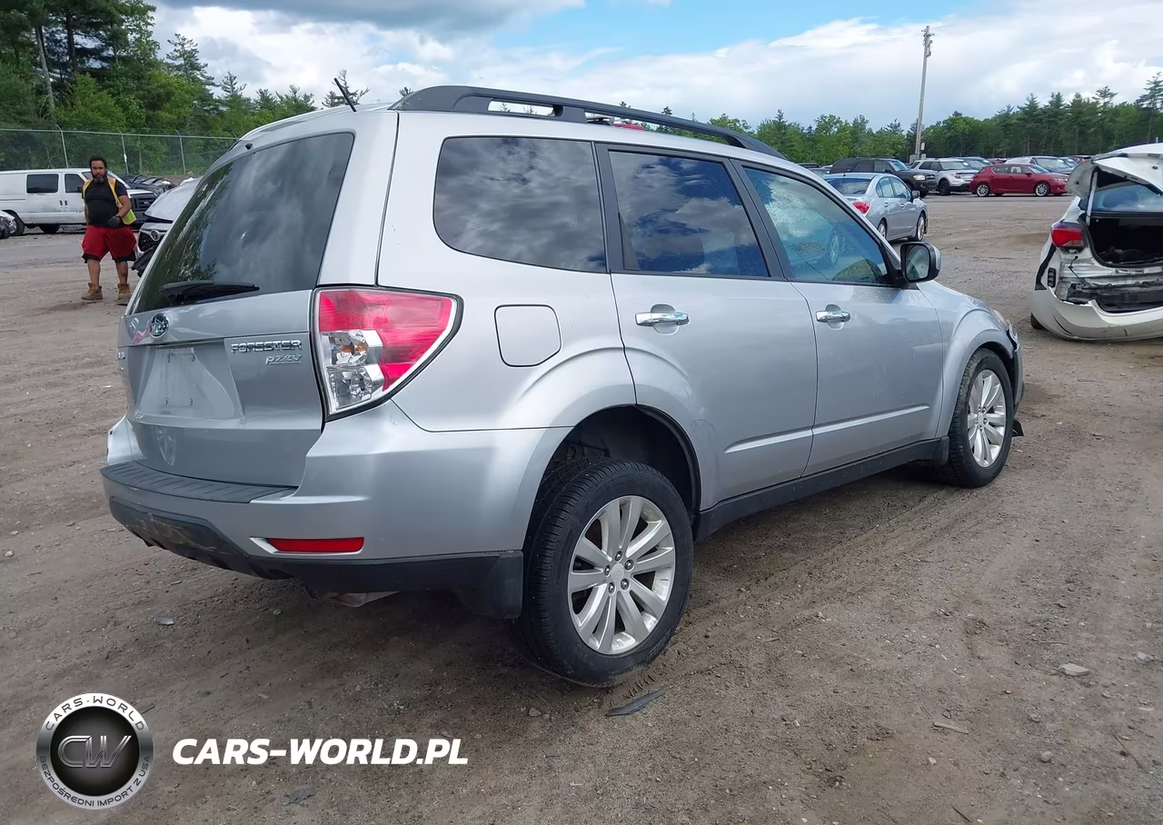 2012 Subaru Forester 2.5X Premium VIN:JF2SHADC8CH409608 - 4
