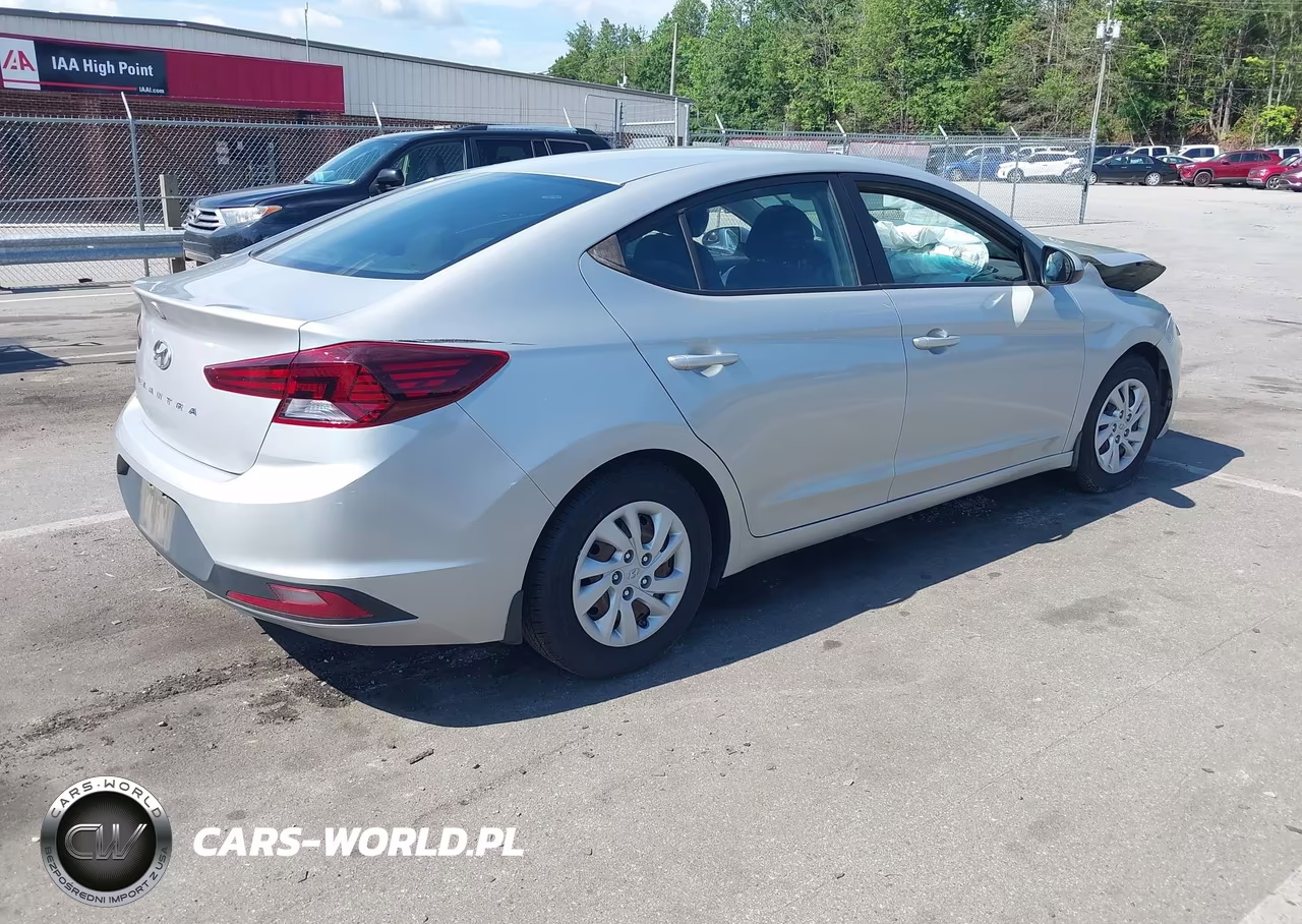 2019 Hyundai Elantra Se VIN:5NPD74LF9KH446741 - 4