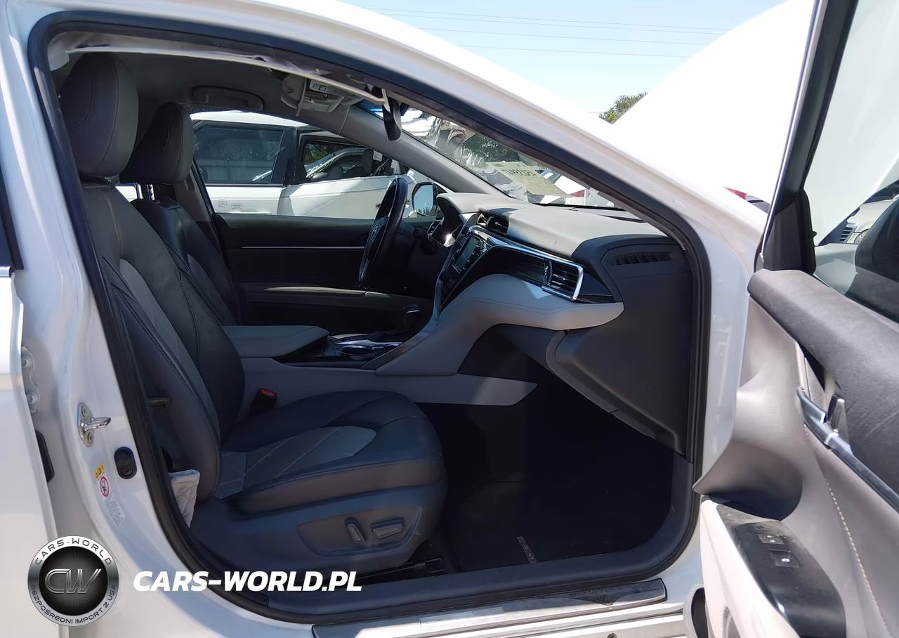 2018 Toyota Camry Hybrid Xle VIN:4T1B21HK9JU006111 - 5