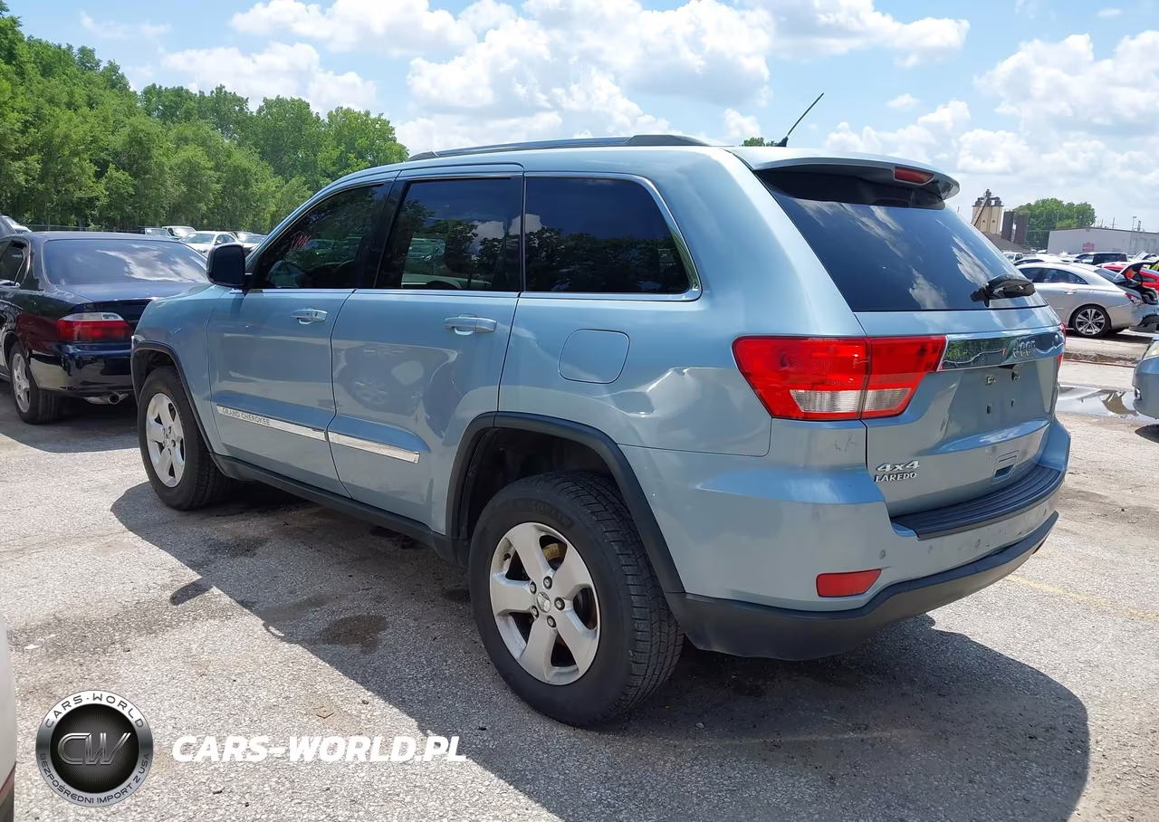 2012 Jeep Grand Cherokee Laredo VIN:1C4RJFAGXCC227248 - 3