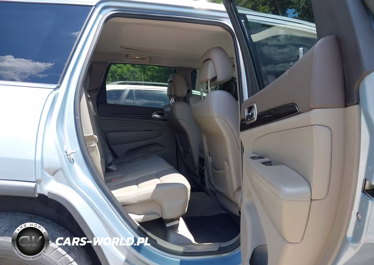 2012 Jeep Grand Cherokee Laredo VIN:1C4RJFAGXCC227248 - 8