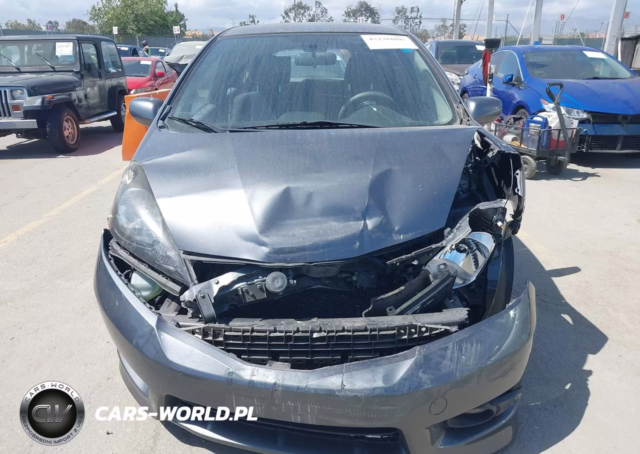2013 Honda Fit Sport VIN:JHMGE8H58DC046659 - 12