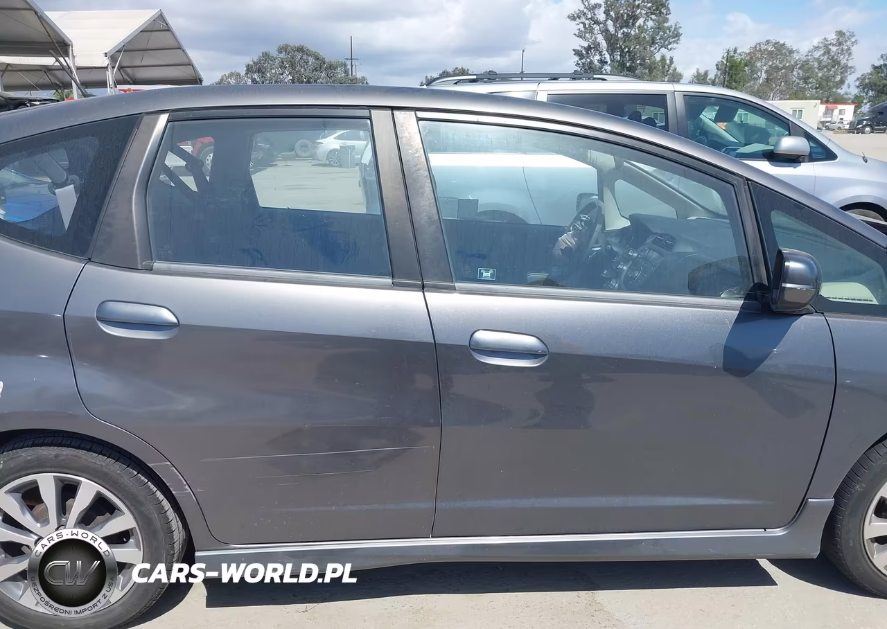 2013 Honda Fit Sport VIN:JHMGE8H58DC046659 - 13