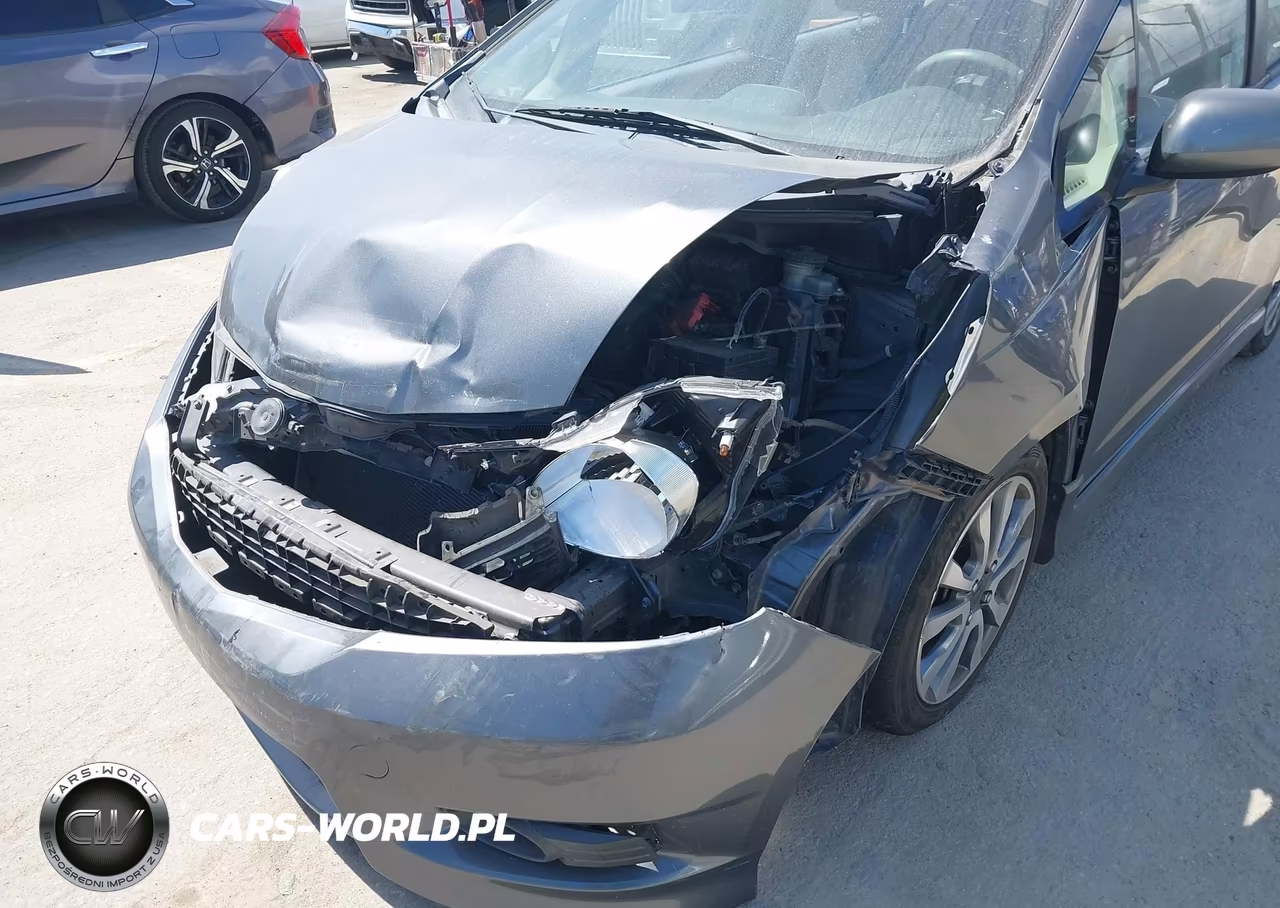 2013 Honda Fit Sport VIN:JHMGE8H58DC046659 - 6