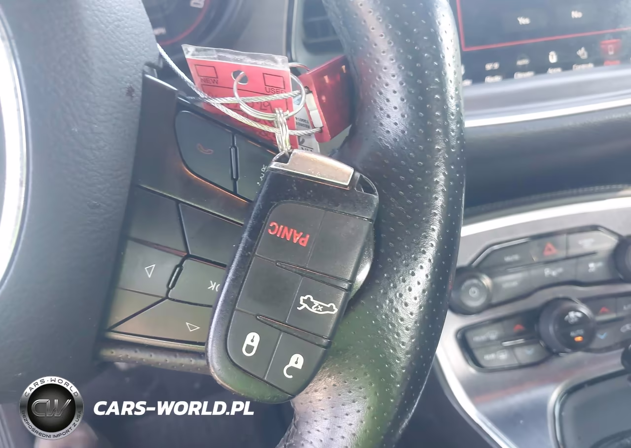 2018 Dodge Challenger Sxt Plus VIN:2C3CDZAG3JH334025 - 11