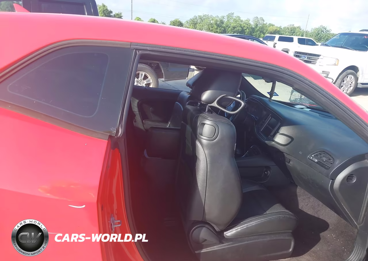 2018 Dodge Challenger Sxt Plus VIN:2C3CDZAG3JH334025 - 5