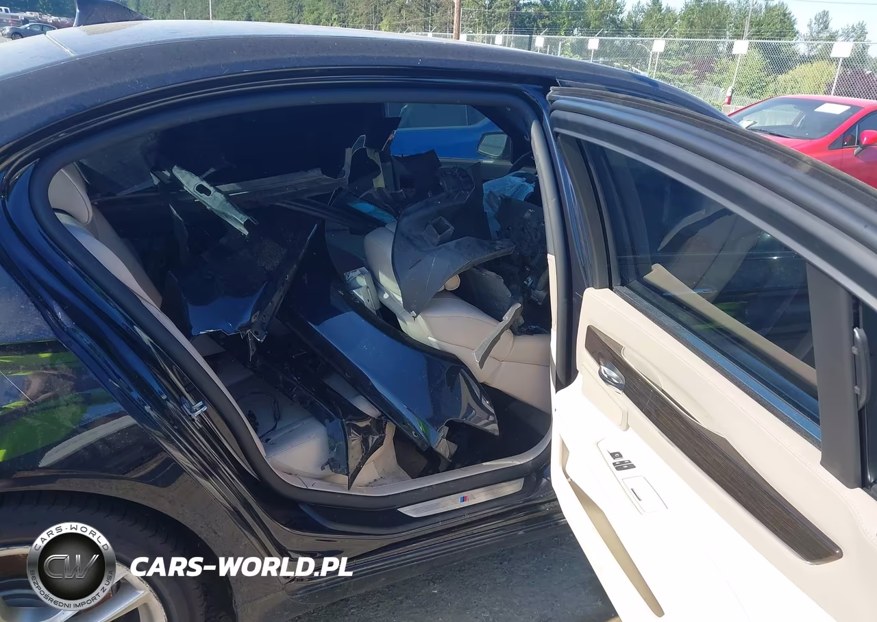 2012 BMW 750Li VIN:WBAKB8C58CDX20861 - 8