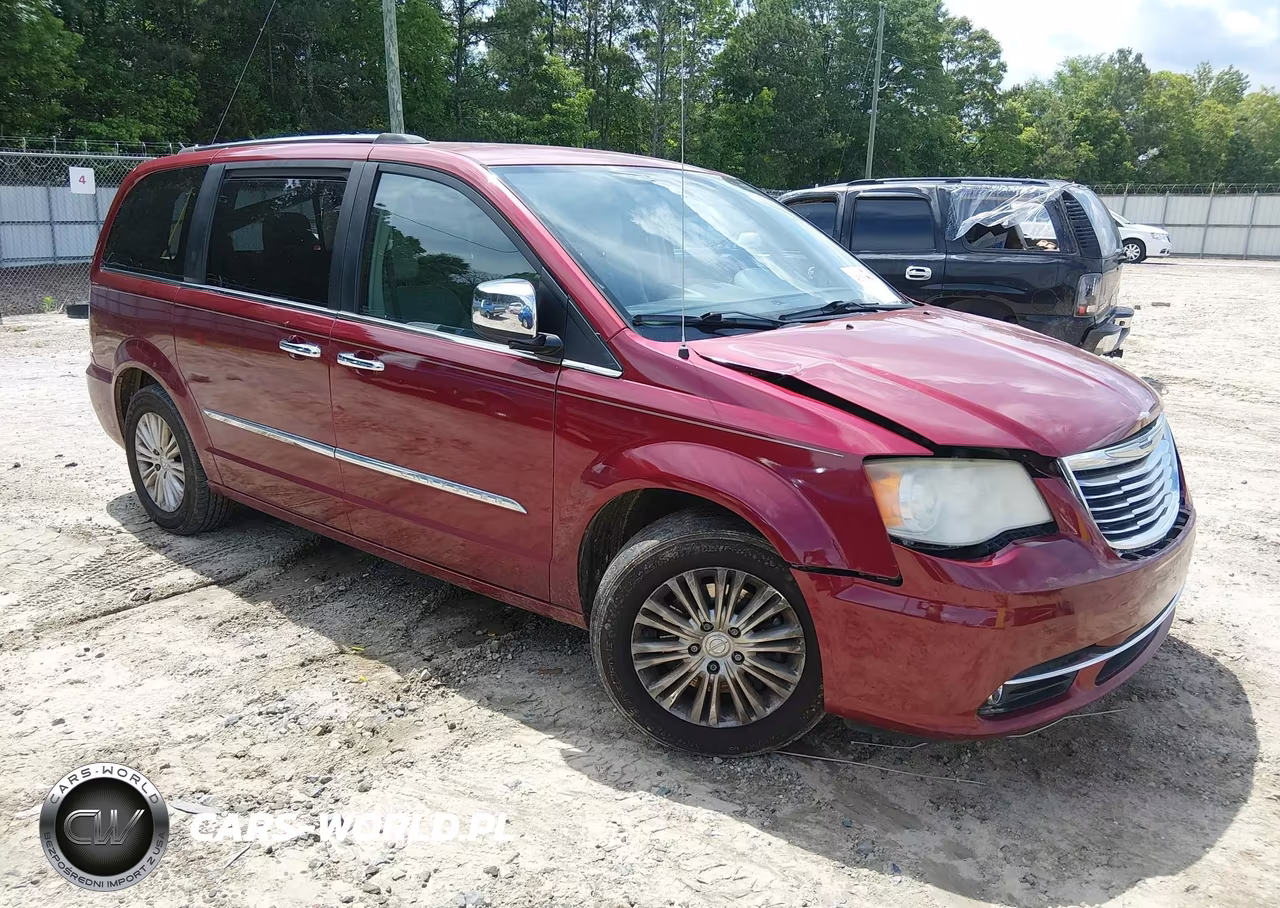 2013 Chrysler Town & Country Limited – zdjęcie 1 z 17